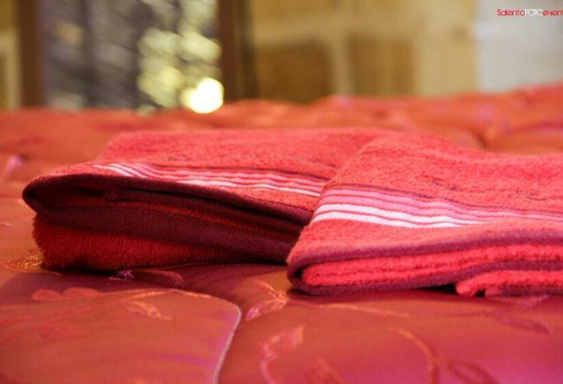 Exedra Holiday House