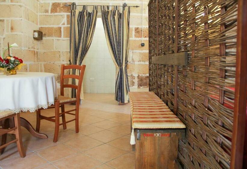 Exedra Holiday House