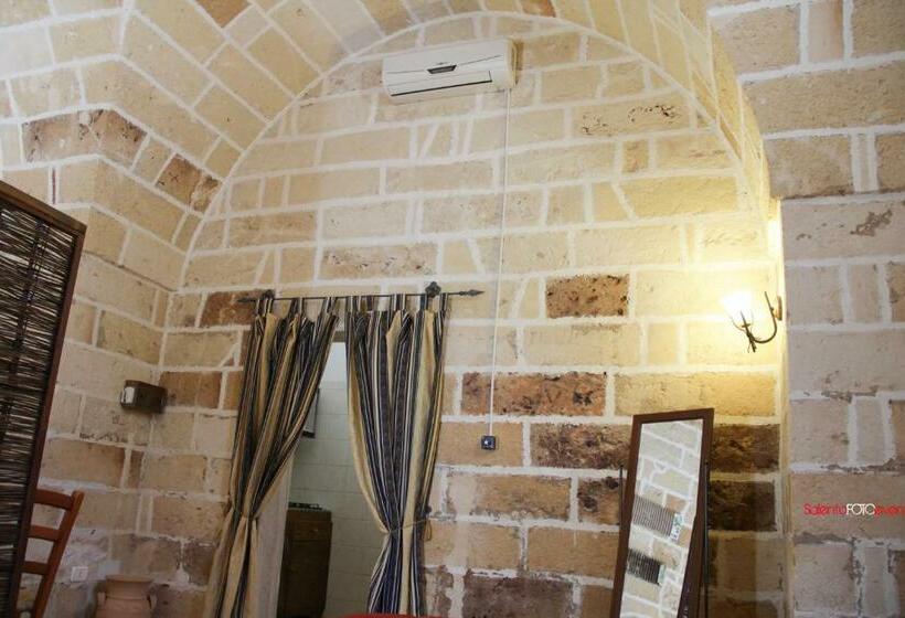 Exedra Holiday House