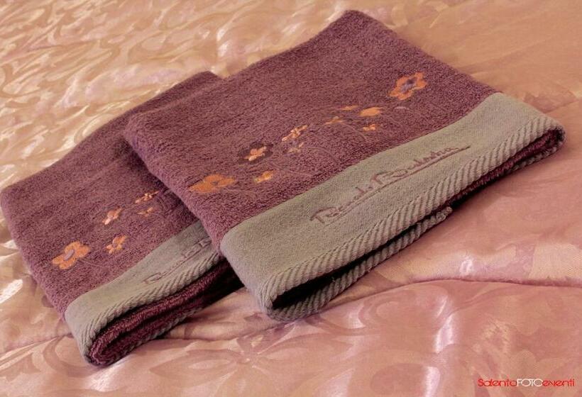 Exedra Holiday House