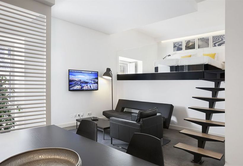 Hello Lisbon Santa Apolonia