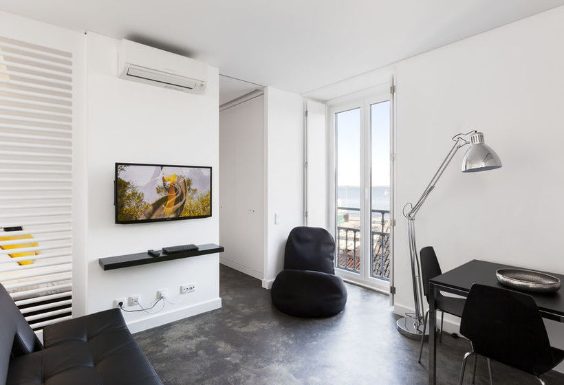 Hello Lisbon Santa Apolonia