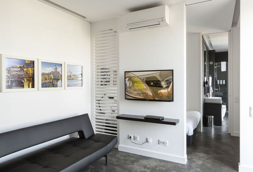 Hello Lisbon Santa Apolonia