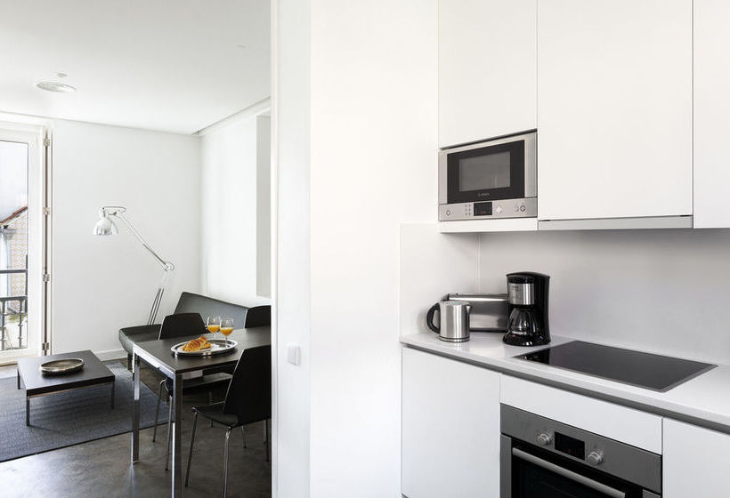 Hello Lisbon Santa Apolonia