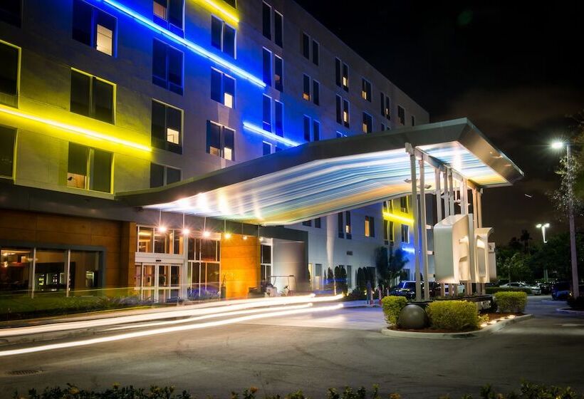בית מלון כפרי Aloft Miami Doral