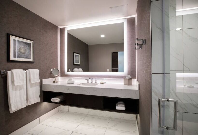 Ambassador Hotel Kansas City, Autograph Collection