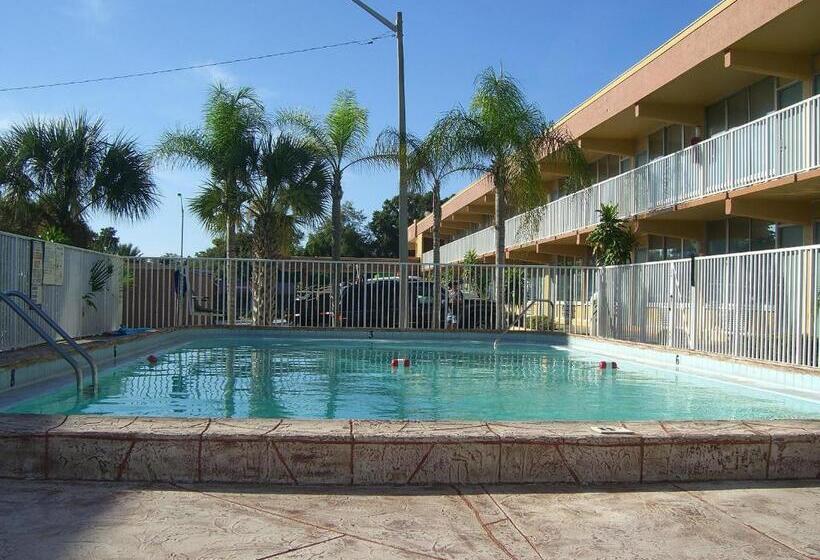 בית מלון כפרי America S Best Inn & Suites Lakeland