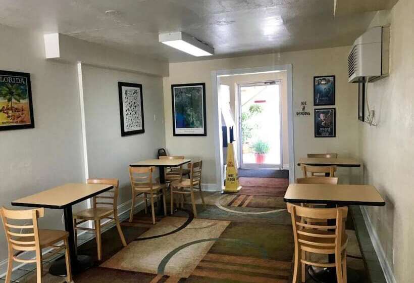 בית מלון כפרי Americas Best Value Inn Lake City