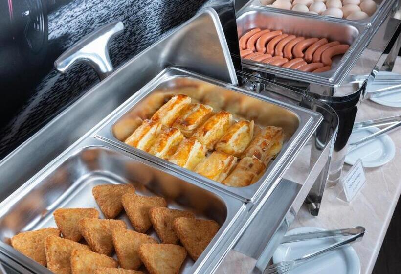 호텔 Ani Central Inn