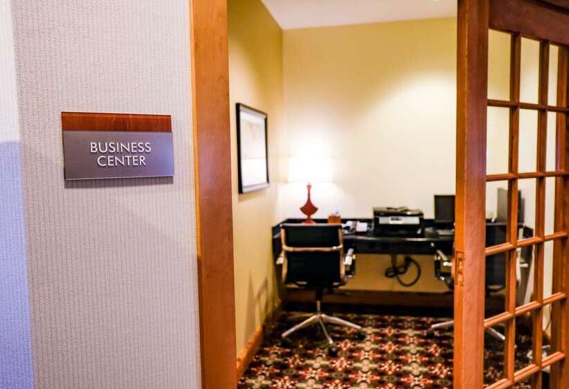 호텔 Best Western Plus Dutch Haus Inn And Suites
