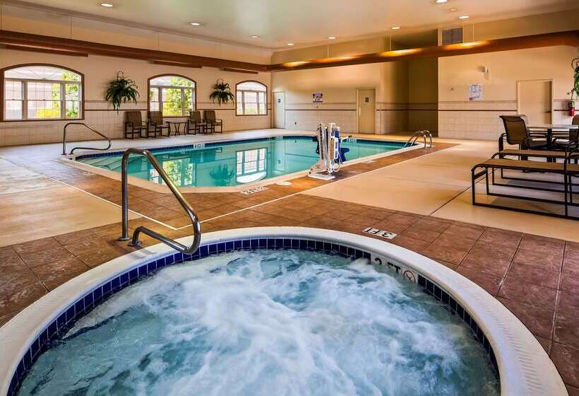 호텔 Best Western Plus Dutch Haus Inn And Suites