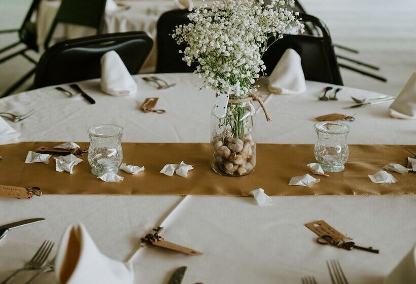 호텔 Bicentennial Inn