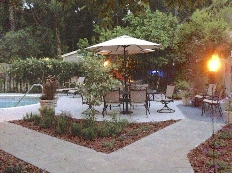 فندق Blue Heron Inn