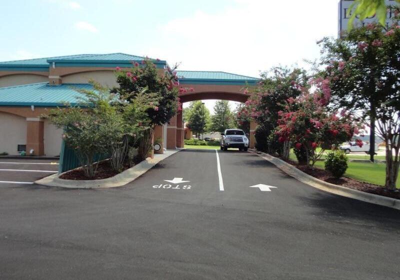 Отель Budget Inn