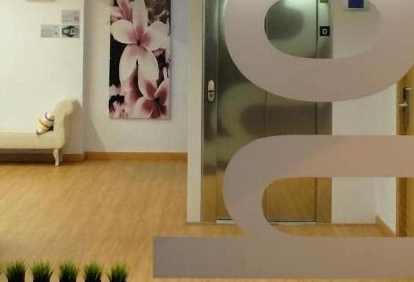 Отель Centro Vitoria Autocheckin