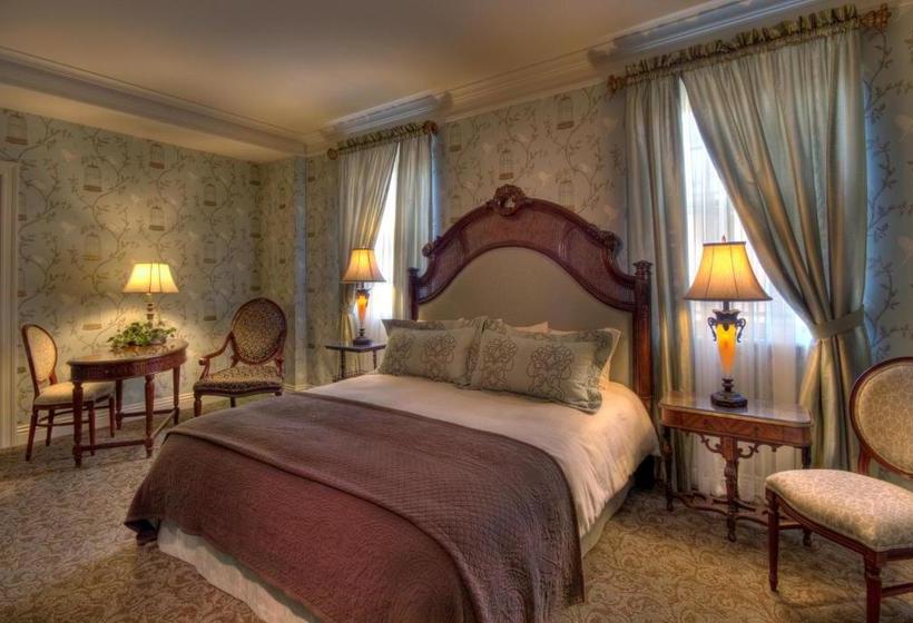 فندق Charley Creek Inn