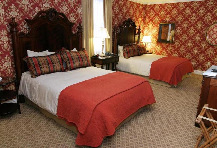 فندق Charley Creek Inn