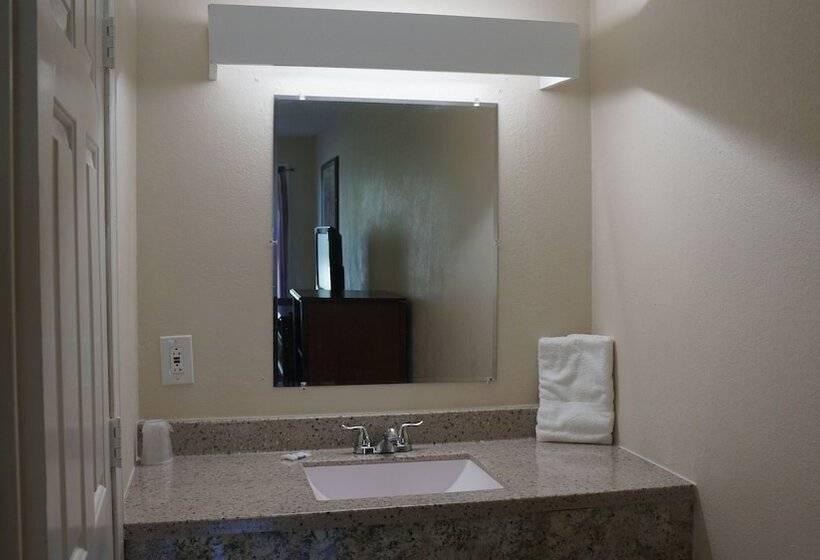 فندق Classic Motor Lodge Providence   West Greenwich