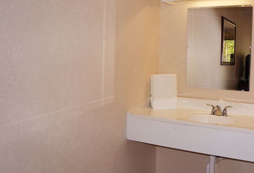 فندق Classic Motor Lodge Providence   West Greenwich