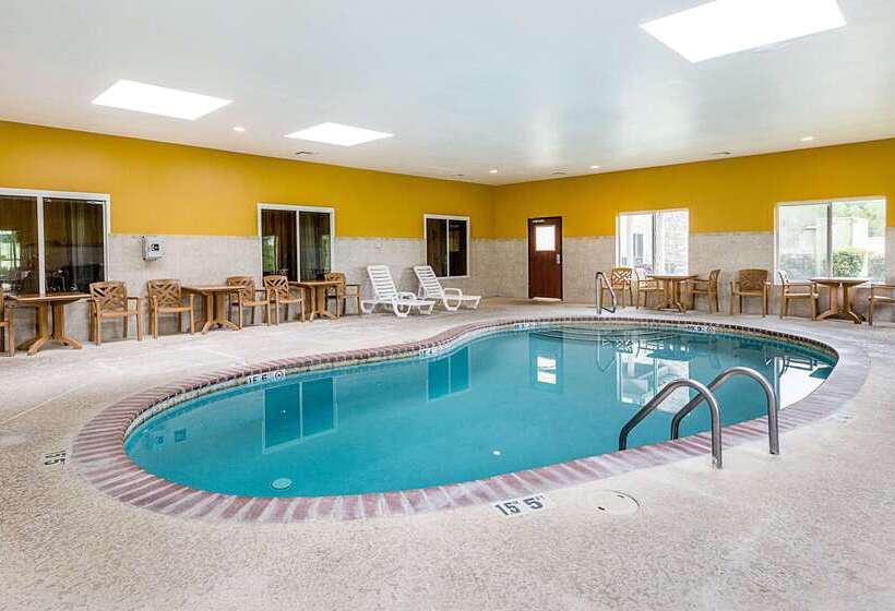 فندق Comfort Suites