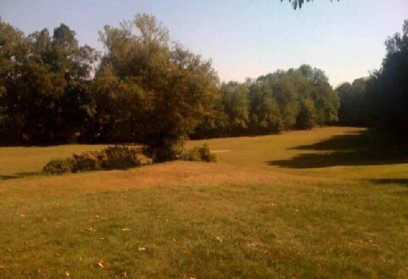 فندق Cool Springs Inn