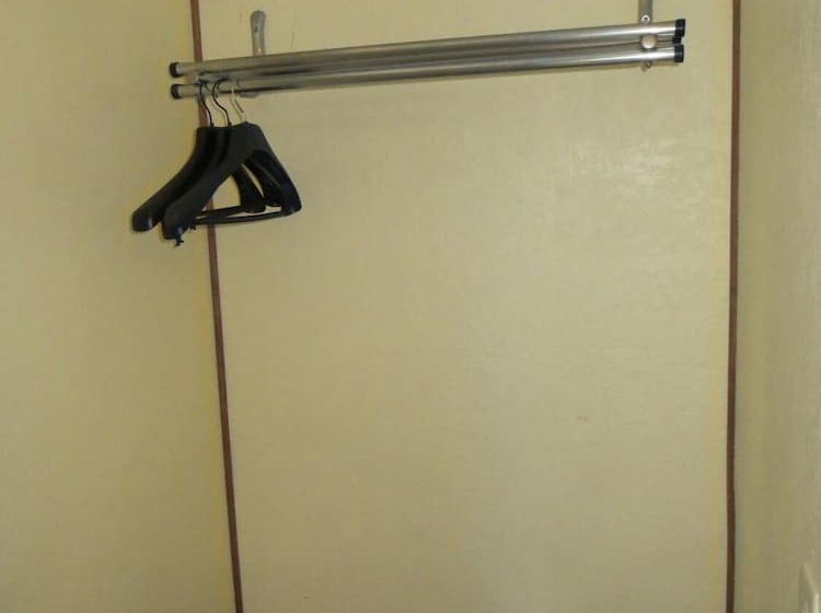 فندق Cool Springs Inn