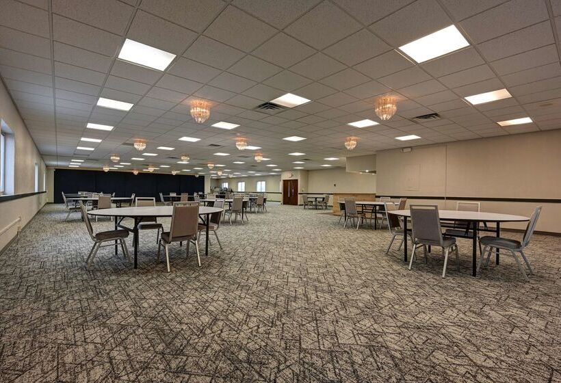 فندق Country Inn & Suites By Radisson, Pierre, Sd