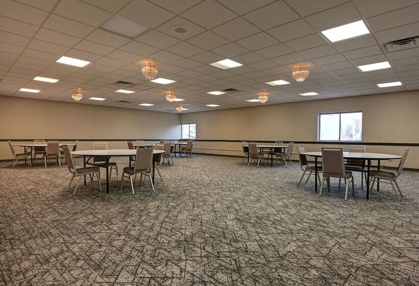 فندق Country Inn & Suites By Radisson, Pierre, Sd