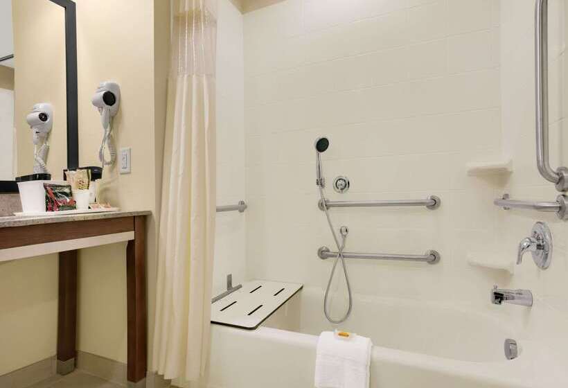 酒店 Days Inn By Wyndham Victoria