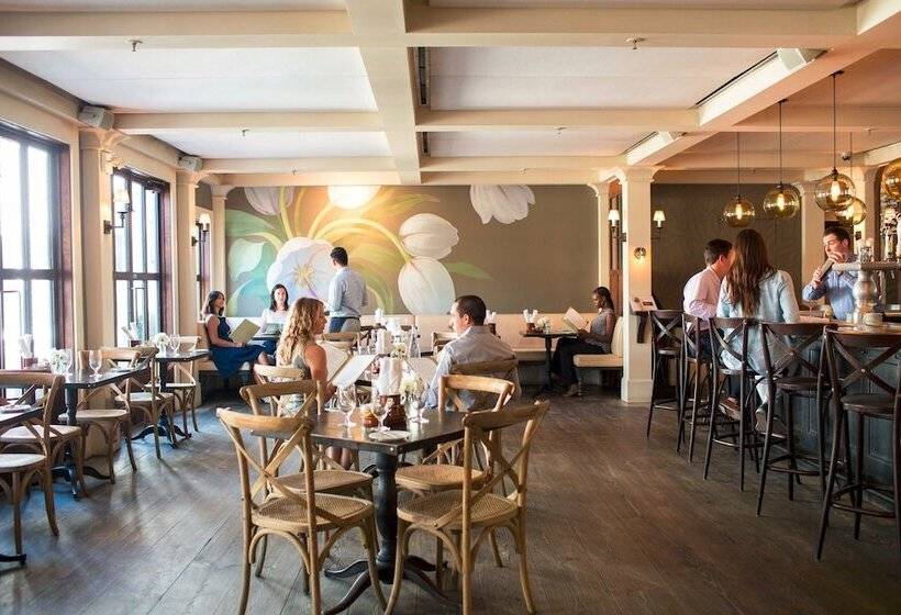 Отель Delamar Southport