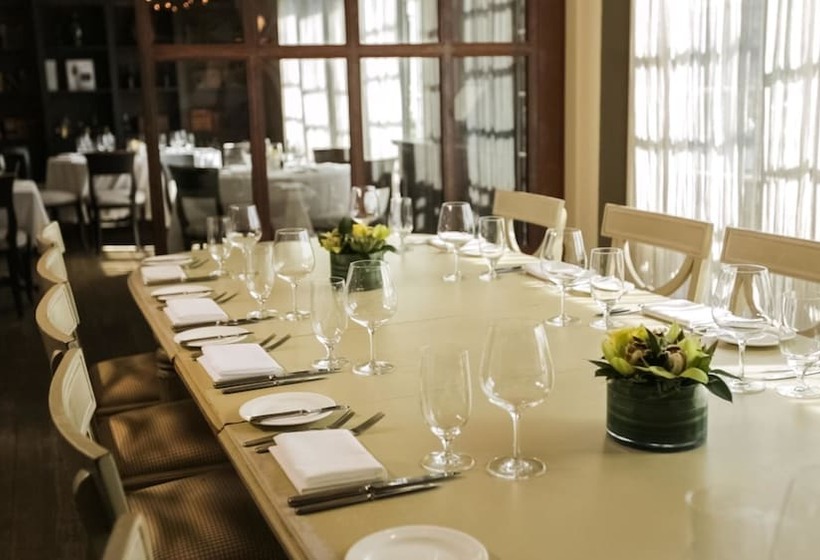 Отель Delamar Southport