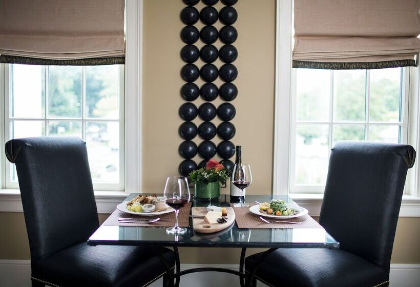 Отель Delamar Southport