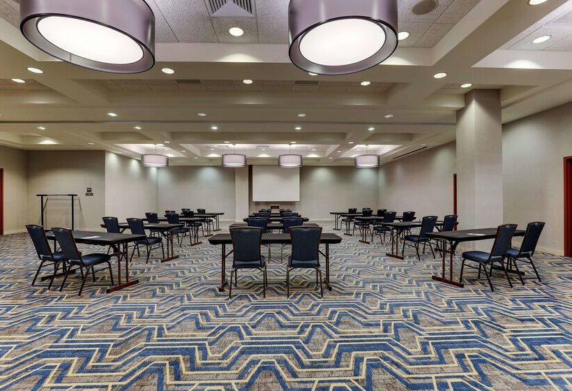 בית מלון כפרי Drury Inn & Suites St. Louis Arnold