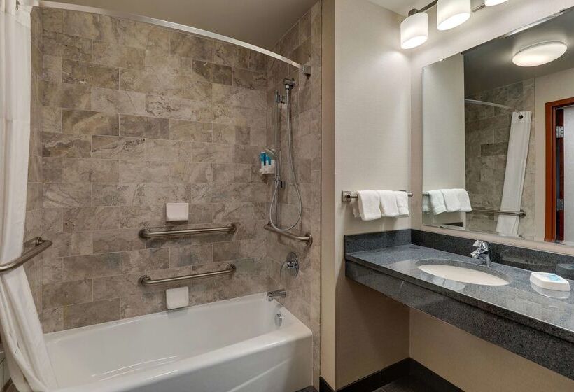 בית מלון כפרי Drury Inn & Suites St. Louis Arnold