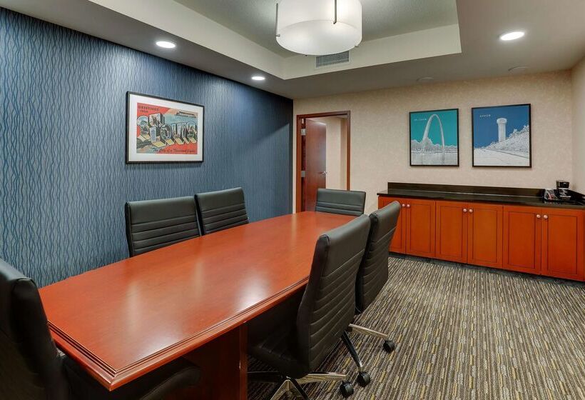 בית מלון כפרי Drury Inn & Suites St. Louis Arnold