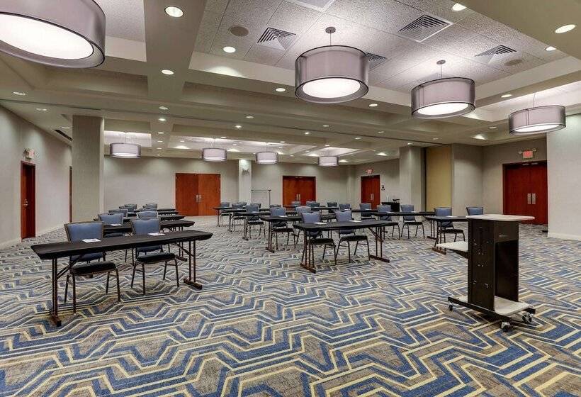 בית מלון כפרי Drury Inn & Suites St. Louis Arnold