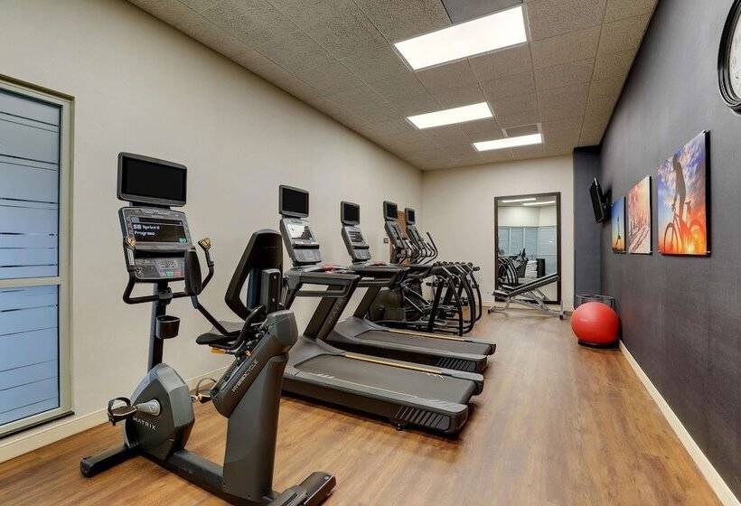 בית מלון כפרי Drury Inn & Suites St. Louis Arnold