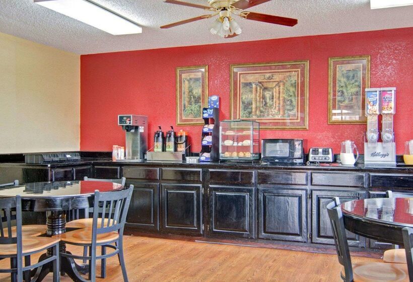 فندق Econo Lodge Pine Bluff