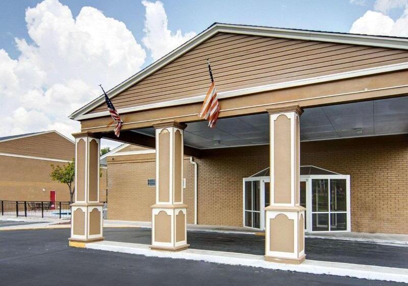 فندق Econo Lodge Pine Bluff
