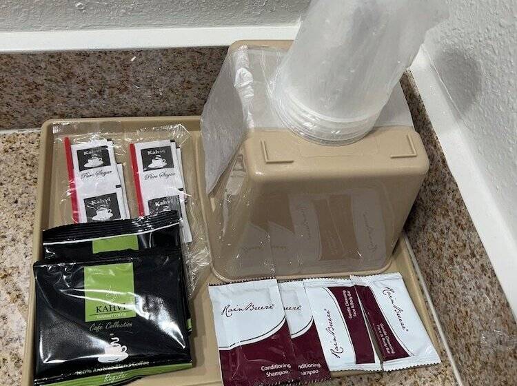 فندق Economy Inn Ashdown