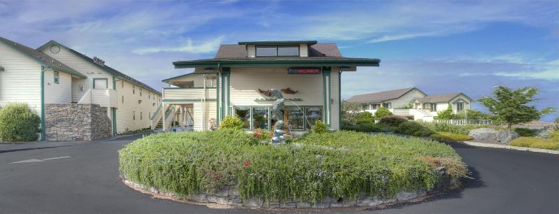 فندق Emerald Dolphin Inn & Mini Golf