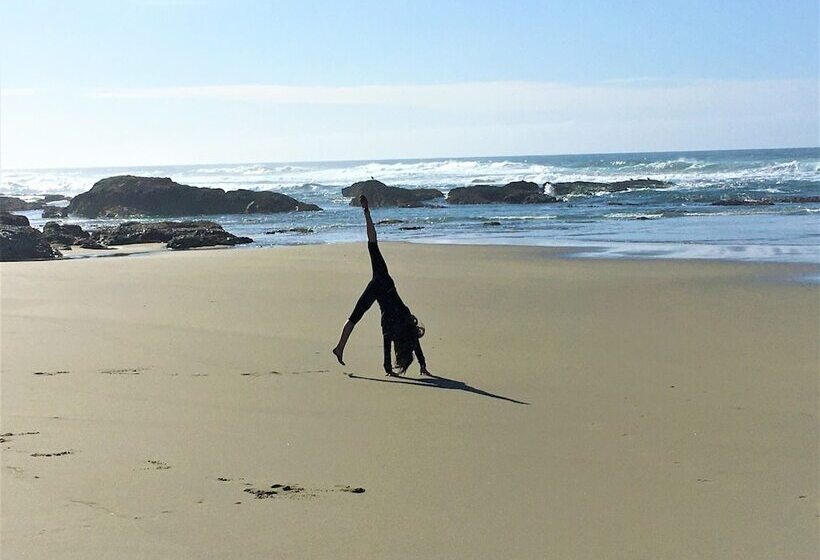 فندق Emerald Dolphin Inn & Mini Golf