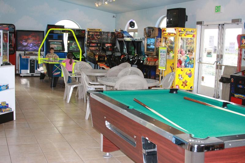 فندق Emerald Dolphin Inn & Mini Golf