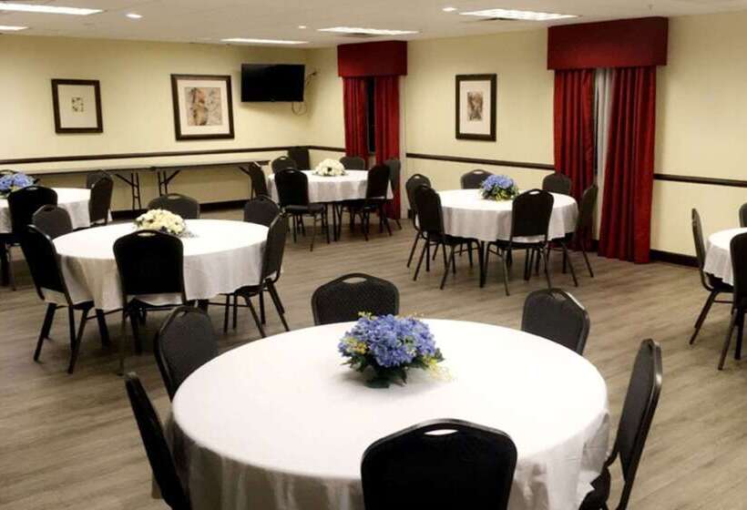 Evangeline Downs Hotel, Ascend Hotel Collection