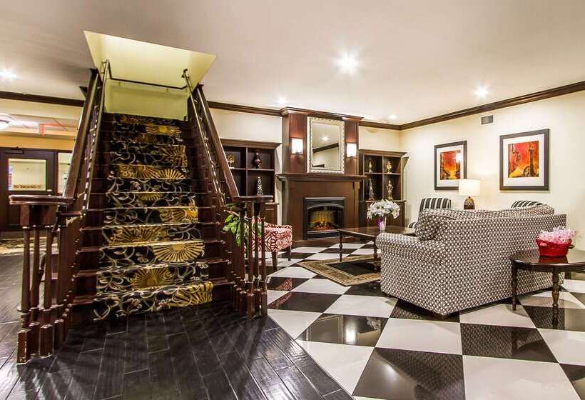 Evangeline Downs Hotel, Ascend Hotel Collection