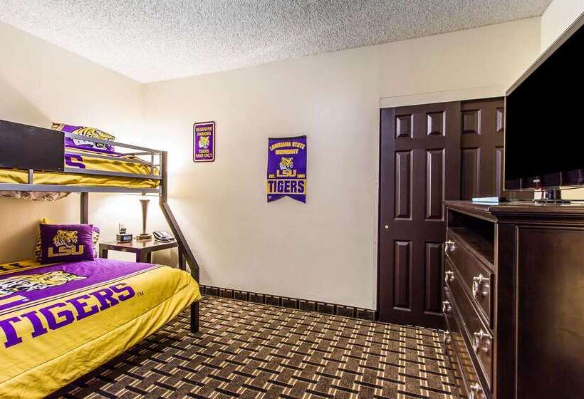 Evangeline Downs Hotel, Ascend Hotel Collection