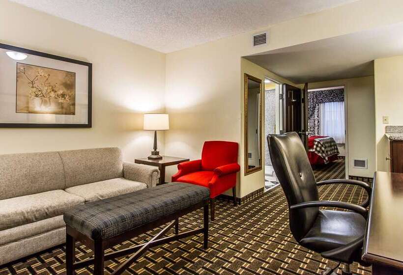 Evangeline Downs Hotel, Ascend Hotel Collection