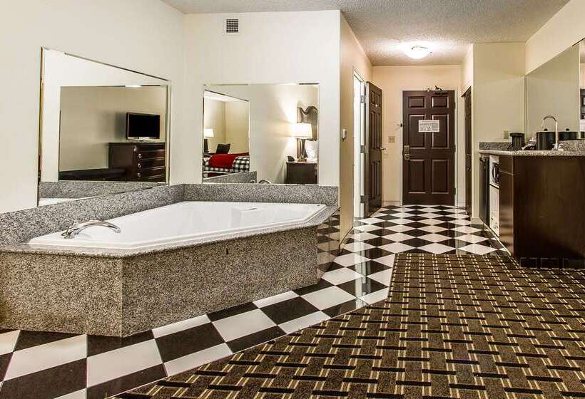 Evangeline Downs Hotel, Ascend Hotel Collection