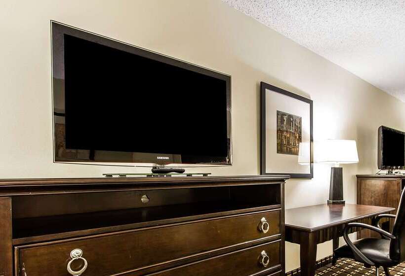 Evangeline Downs Hotel, Ascend Hotel Collection