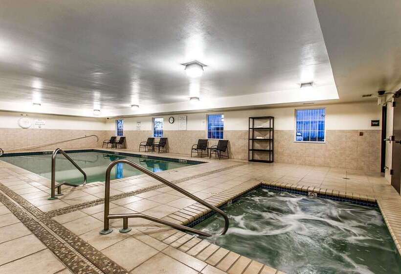 Evangeline Downs Hotel, Ascend Hotel Collection